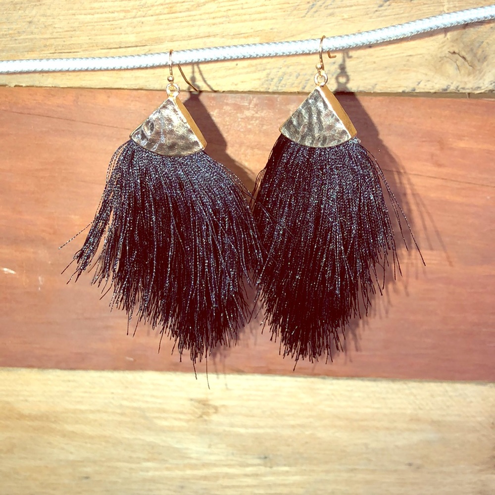 Adorable fringe earrings - BRAND NEW